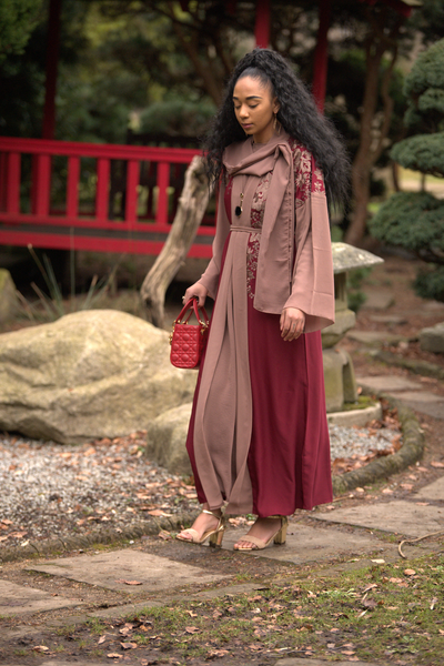Floral Embroidered 3-Piece Abaya Set with Belt & Badge