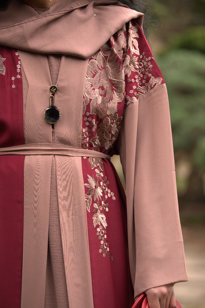 Floral Embroidered 3-Piece Abaya Set with Belt & Badge